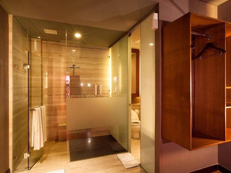 108 Hotel By Him جاكرتا المظهر الخارجي الصورة