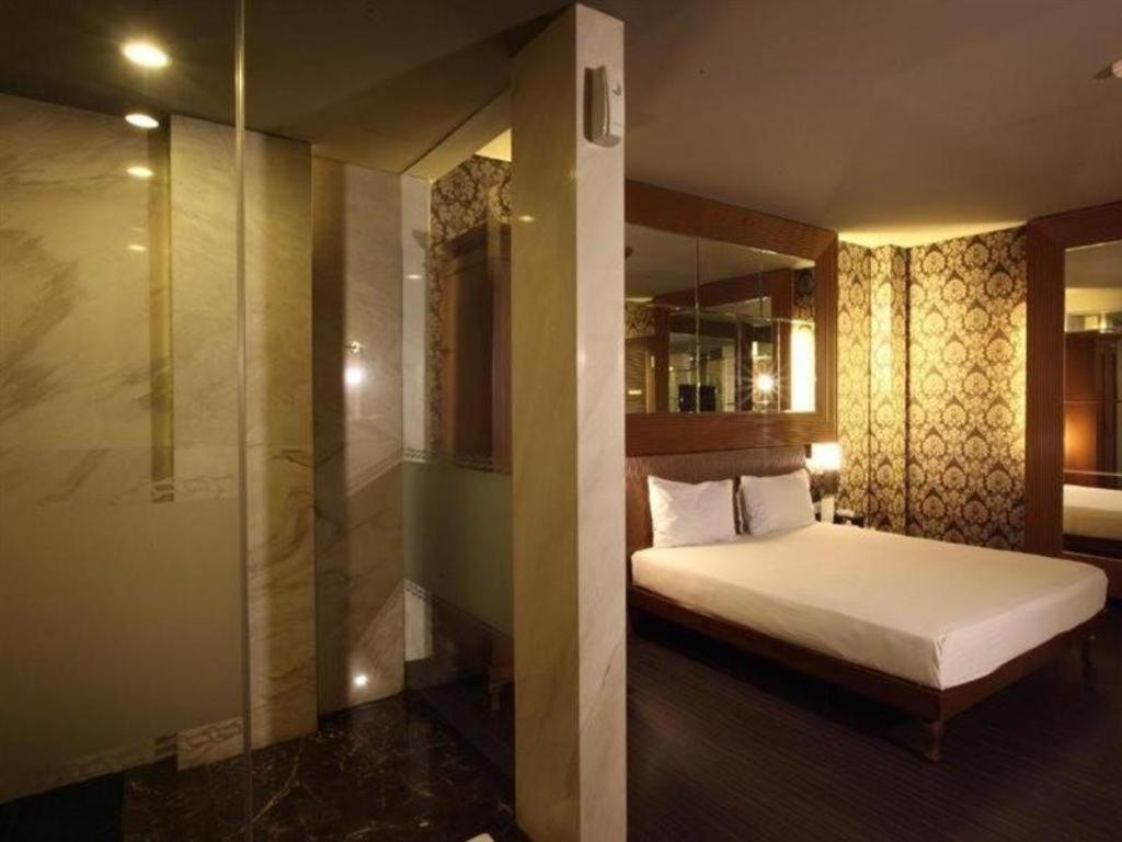 108 Hotel By Him جاكرتا المظهر الخارجي الصورة