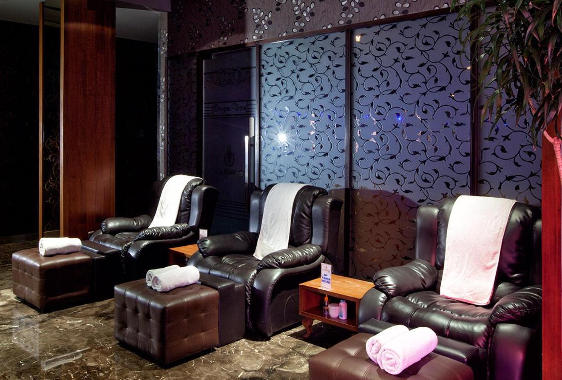 108 Hotel By Him جاكرتا المظهر الخارجي الصورة