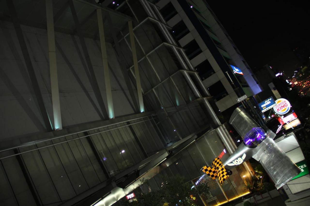 108 Hotel By Him جاكرتا المظهر الخارجي الصورة